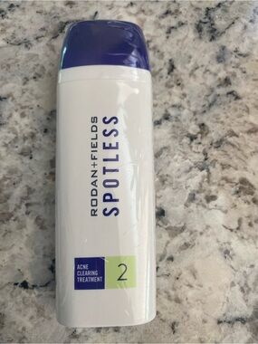 Rodan + Fields Spotless Acne Clearing Treatment - White and Purple